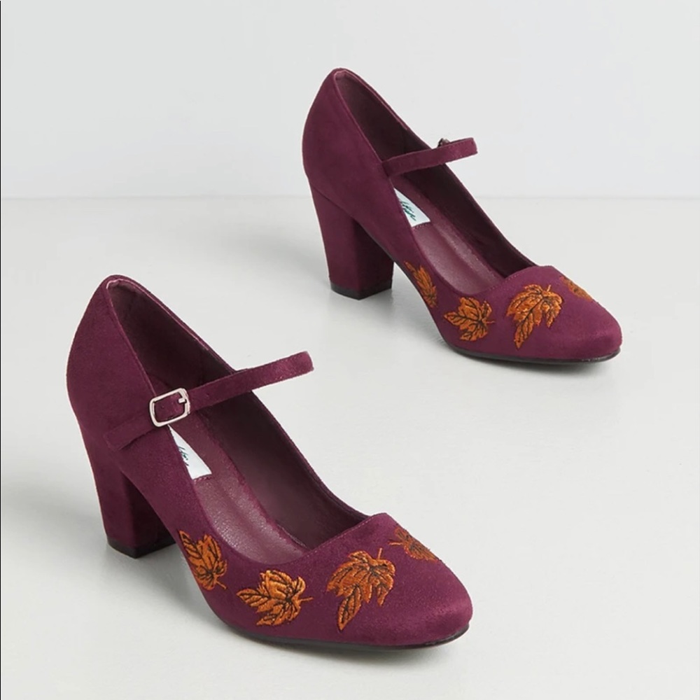 Vintage Maroon pumps